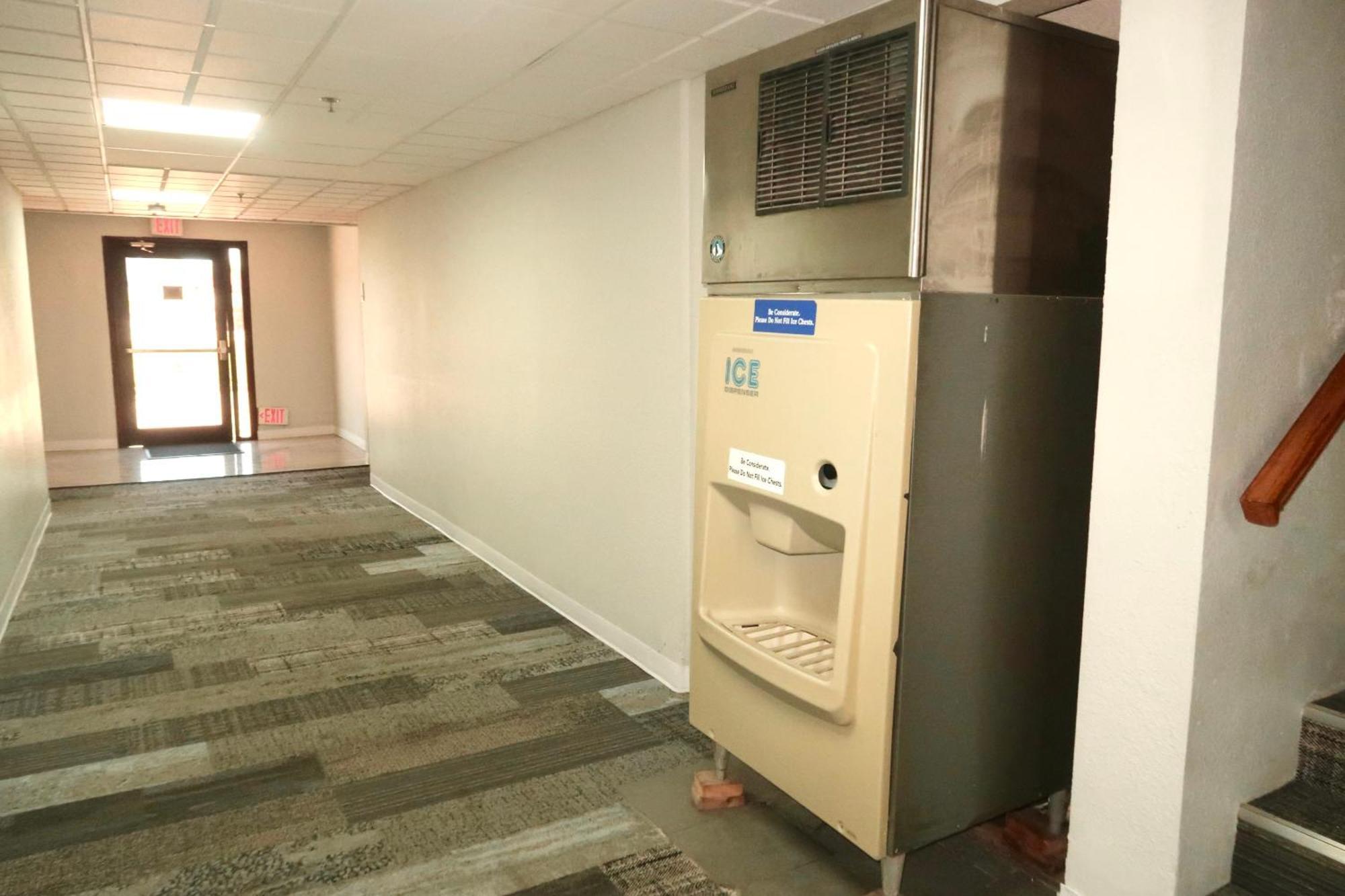 Motel 6 Elkhart, In Bagian luar foto