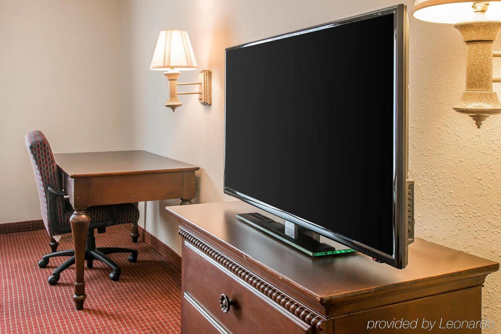 Motel 6 Elkhart, In Bagian luar foto