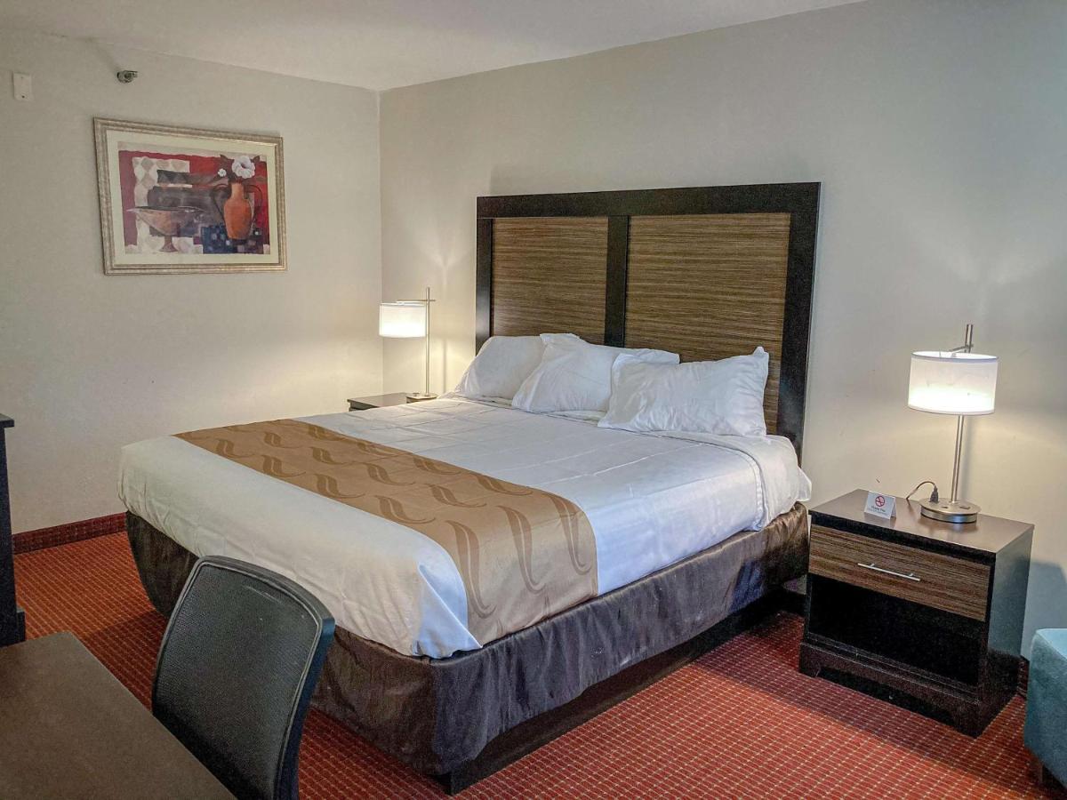 Motel 6 Elkhart, In Bagian luar foto